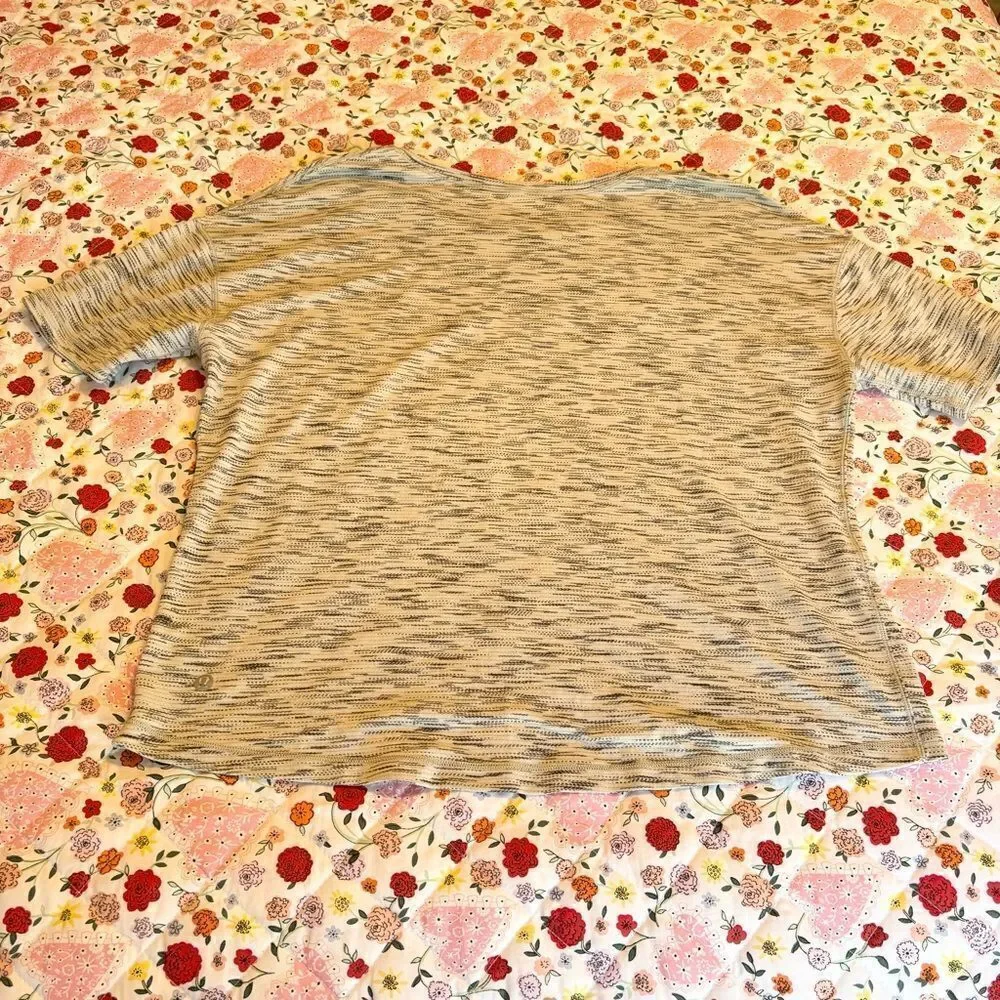 Lululemon run it out  Tiger Space Dye Black White tee